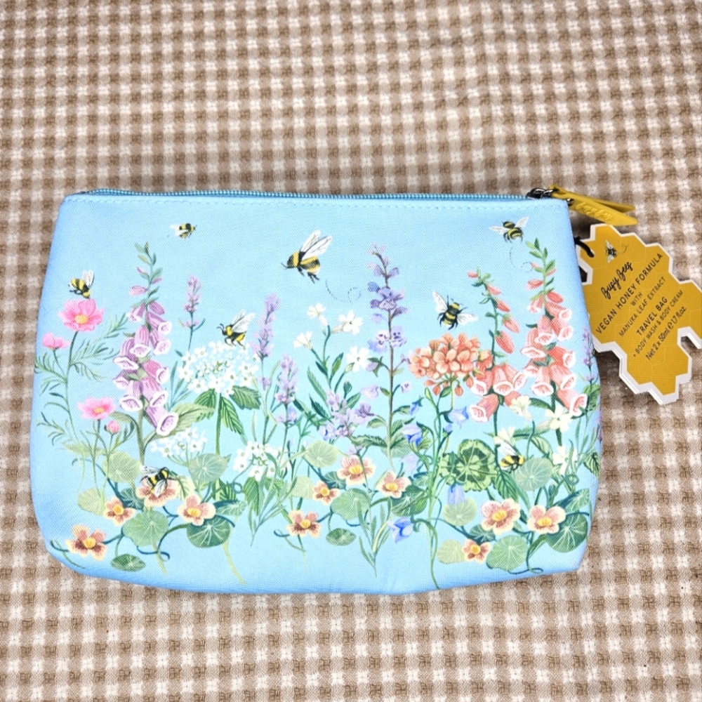 Heathcote & Ivory Buzzy Bees Floral Garden Zipper Top Lined Travel Bag